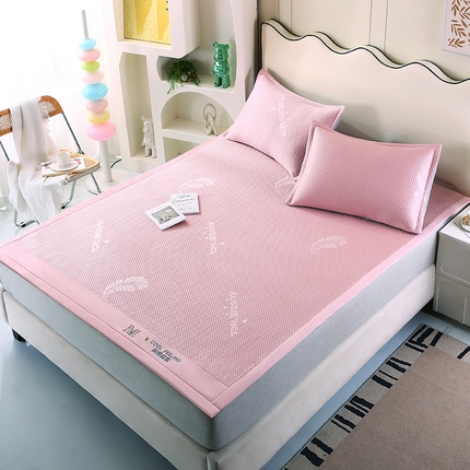 91家纺网 家纺一手货源 找家纺 尚品凤凰 2025新款小清新凉感超柔冰豆席凉席平铺款床笠款 飘羽-粉