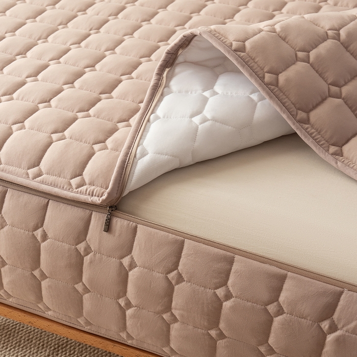 91家纺网 家纺一手货源 找家纺 叠派家纺 2025新款5A抗菌A类夹棉床笠经典款防水款系列 五面夹棉-经典格奶昔驼