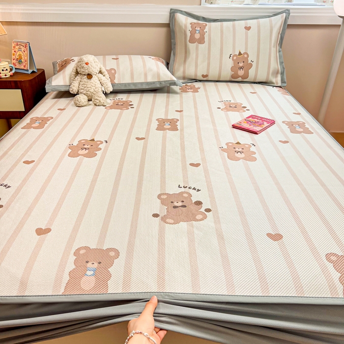 91家纺网 家纺一手货源 找家纺 慕尚家纺 2025新款数码印花床席床笠款冰藤席 床笠款-小熊物语