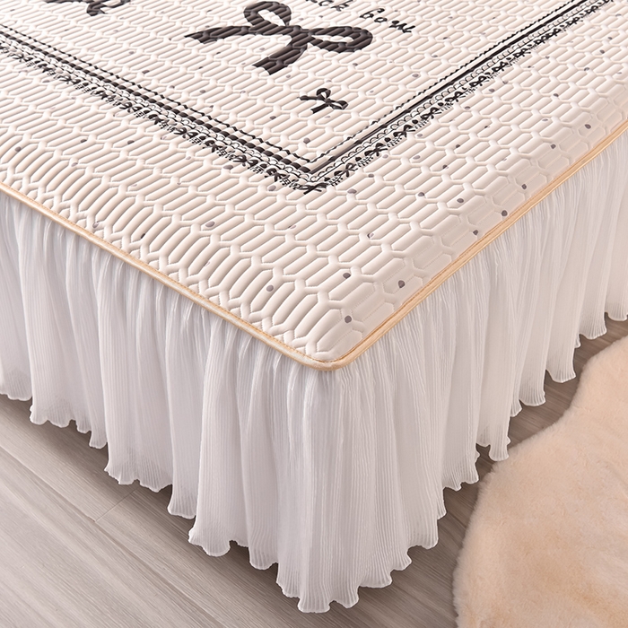 91家纺网 家纺一手货源 找家纺 炫拼家纺 2025新款凉感丝印花床裙款乳胶凉席三件套 可可少女