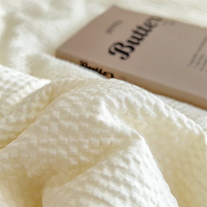 91家纺网 家纺一手货源 找家纺 宝士康家纺 2025新款10A抗菌泡泡棉大豆夏被 被子被芯 米黄