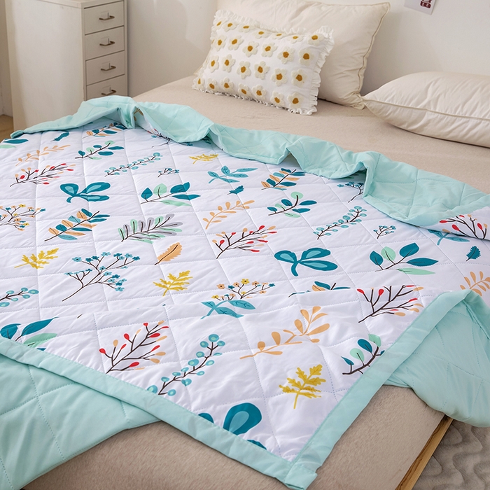 91家纺网 家纺一手货源 找家纺 富艺隆 2025新款超声波亲肤绒夏被夏凉被直播爆款超声波夏被空调被 春语