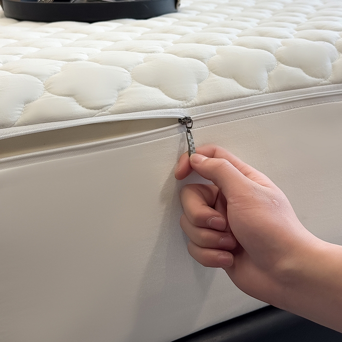 91家纺网 家纺一手货源 找家纺 叠派家纺 2025新款5A抗菌A类夹棉床笠经典款防水款系列 白色-梅花经典款