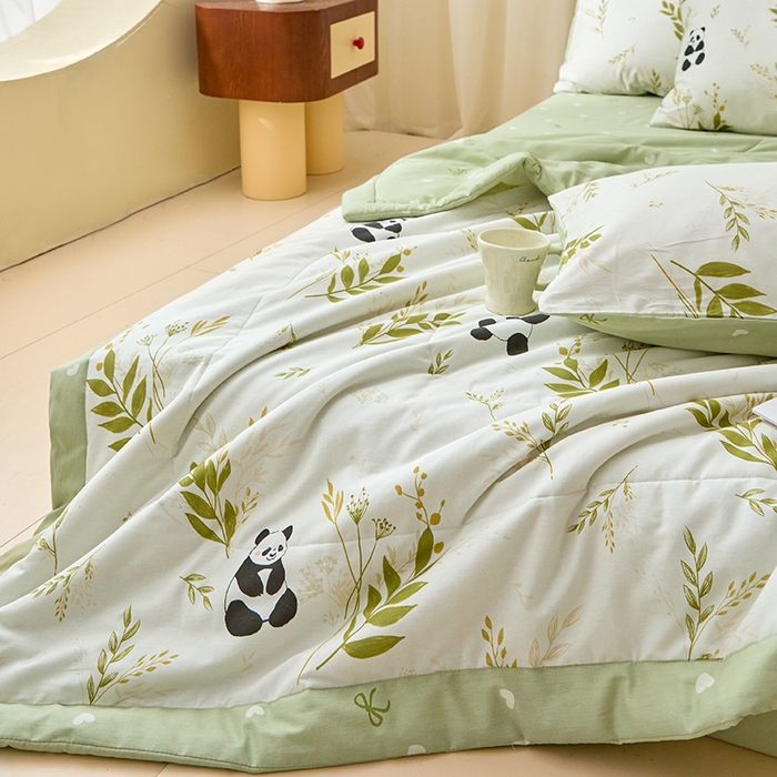 91家纺网 家纺一手货源 找家纺 宝士康家纺 2025新款10A抗菌全棉夏被四件套（床单款） 欢乐熊猫
