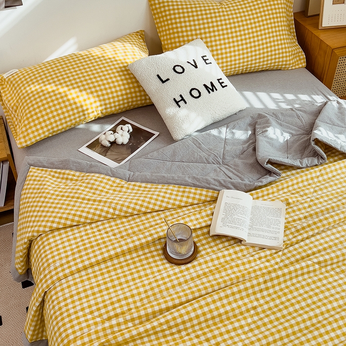 91家纺网 家纺一手货源 找家纺 宝士康家纺 2025新款10A抗菌无印风夏被四件套 小黄格