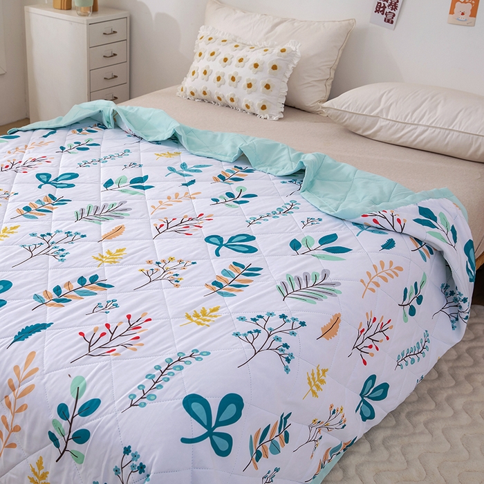 91家纺网 家纺一手货源 找家纺 富艺隆 2025新款超声波亲肤绒夏被夏凉被直播爆款超声波夏被空调被 春语