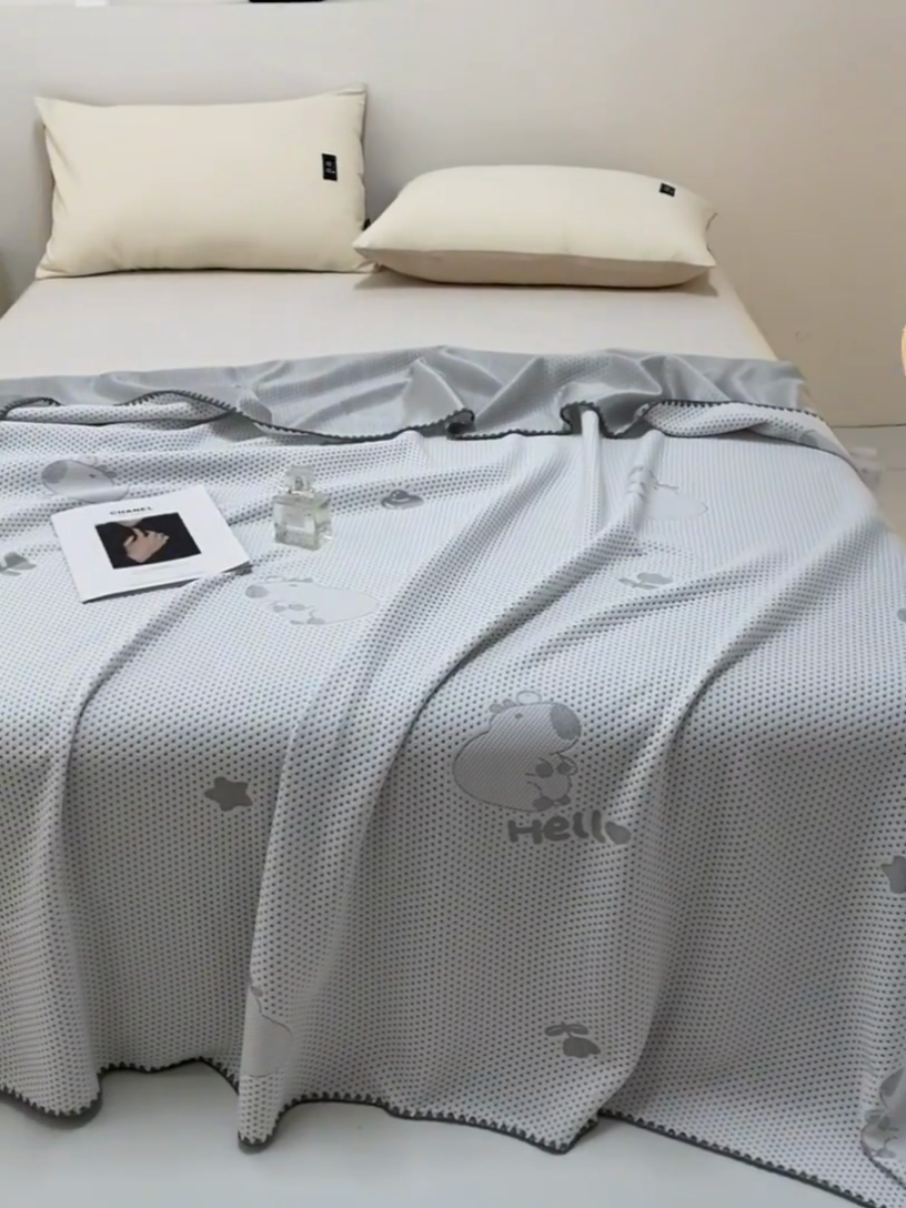 91家纺网 家纺一手货源 找家纺 梦尚舒 2025新款直播热款凉感针织提花盖毯子夏被贝壳边空调被 卡皮巴拉-灰