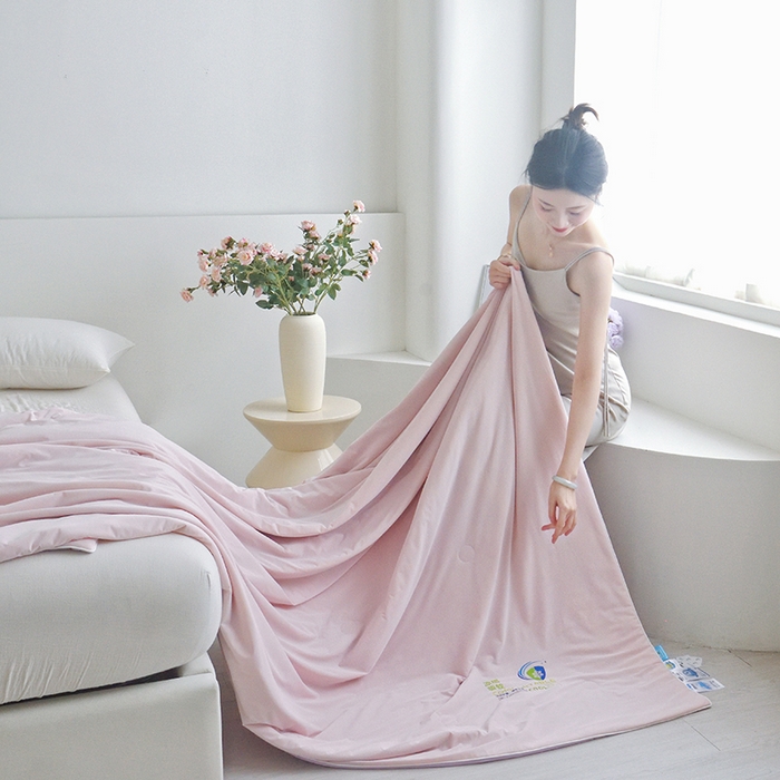 91家纺网 家纺一手货源 找家纺 梦恬佳 2025新款凉感驱蚊夏凉被 冰莓粉