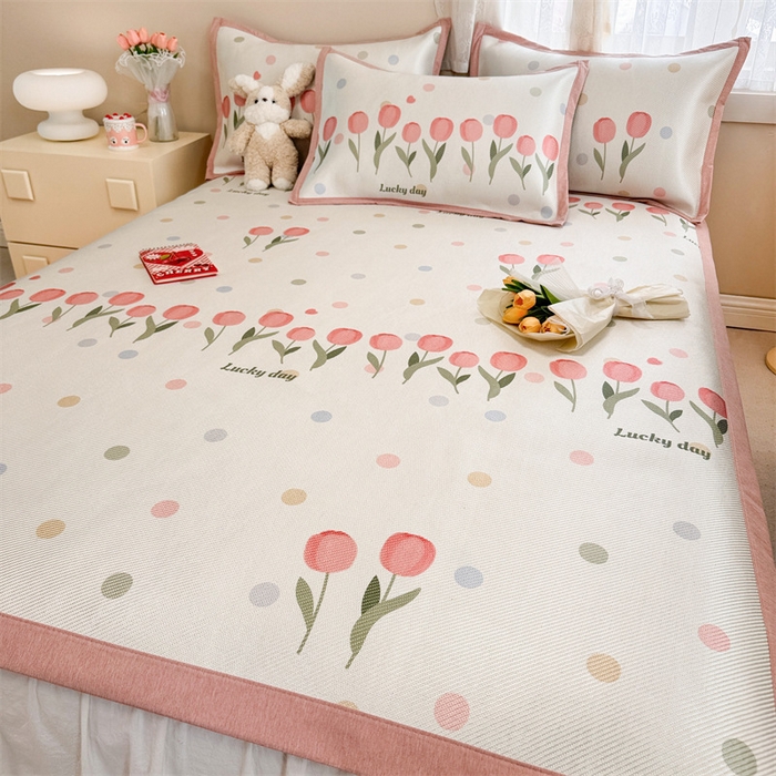 91家纺网 家纺一手货源 找家纺 2025新款懒猫600D数码印花冰藤凉席 浪漫郁金香