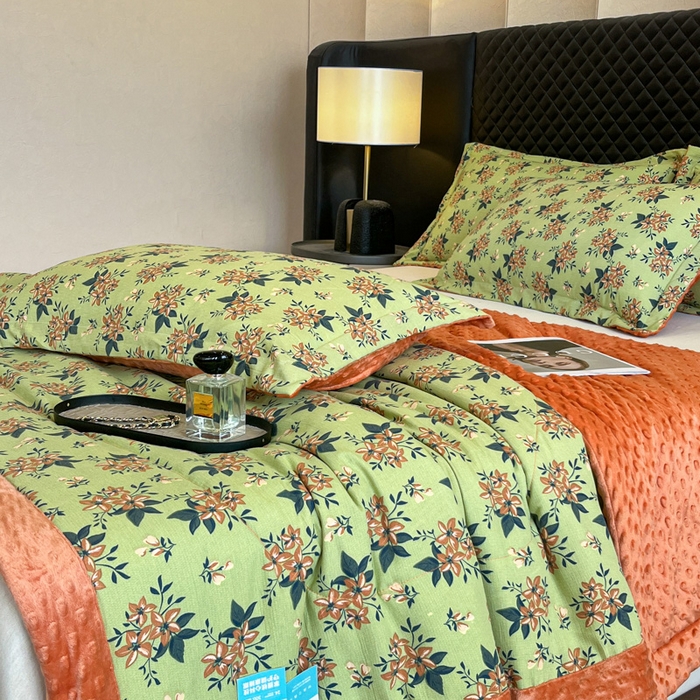 91家纺网 家纺一手货源 找家纺 宝士康家纺 2025新款10A抗菌双层纱豆豆绒夏被 花漫