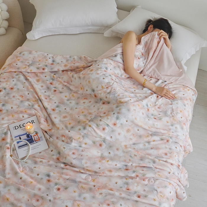 91家纺网 家纺一手货源 找家纺 梦恬佳 2025新款印花凉感丝夏凉被 星空玫瑰