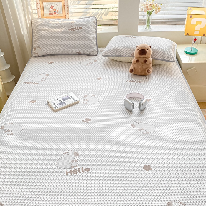 91家纺网 家纺一手货源 找家纺 春寻家纺 2025新款冰豆豆冰丝凉席-卡皮巴拉系列 床笠款-卡皮巴拉-咖