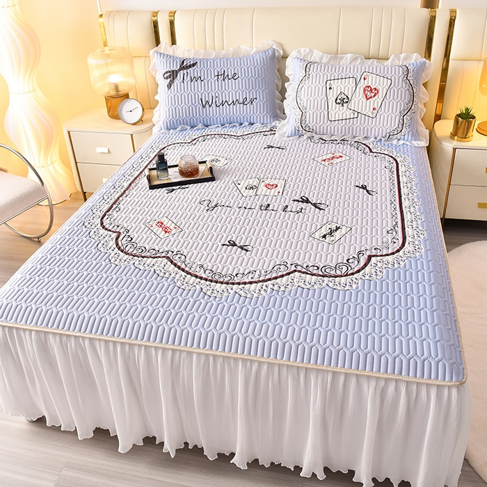 91家纺网 家纺一手货源 找家纺 炫拼家纺 2025新款凉感丝印花床裙款乳胶凉席三件套 雅典娜