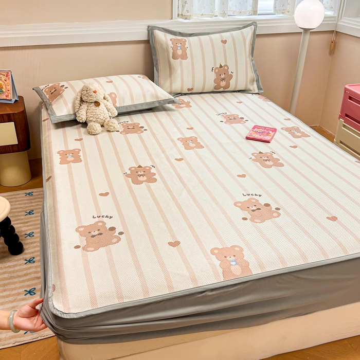 91家纺网 家纺一手货源 找家纺 慕尚家纺 2025新款数码印花床席床笠款冰藤席 床笠款-小熊物语