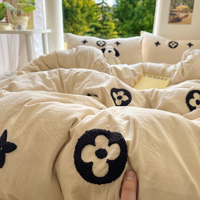 91家纺网 家纺一手货源 找家纺 耀达家居 2025新款A类水洗棉毛巾绣四件套 四叶草-咖