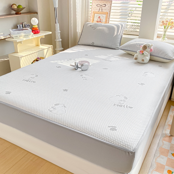 91家纺网 家纺一手货源 找家纺 春寻家纺 2025新款冰豆豆冰丝凉席-卡皮巴拉系列 床笠款-卡皮巴拉-灰