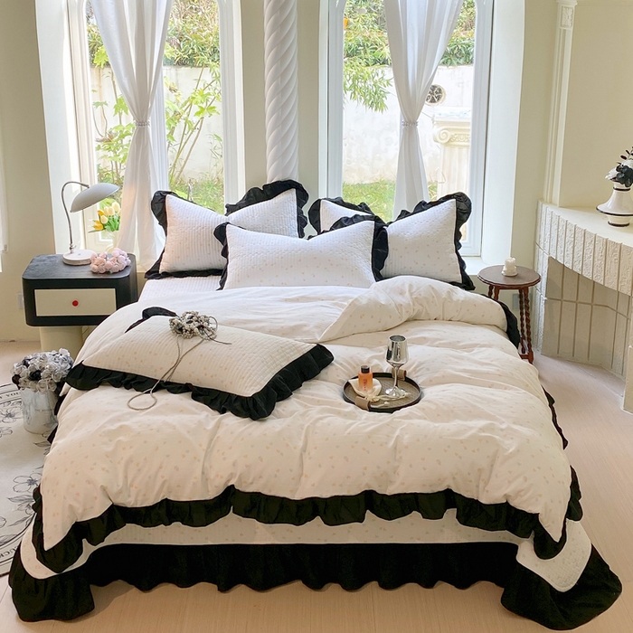 91家纺网 家纺一手货源 找家纺 慕希 2025新款水洗棉花边夹棉床盖款四件套 赫本-爱心白