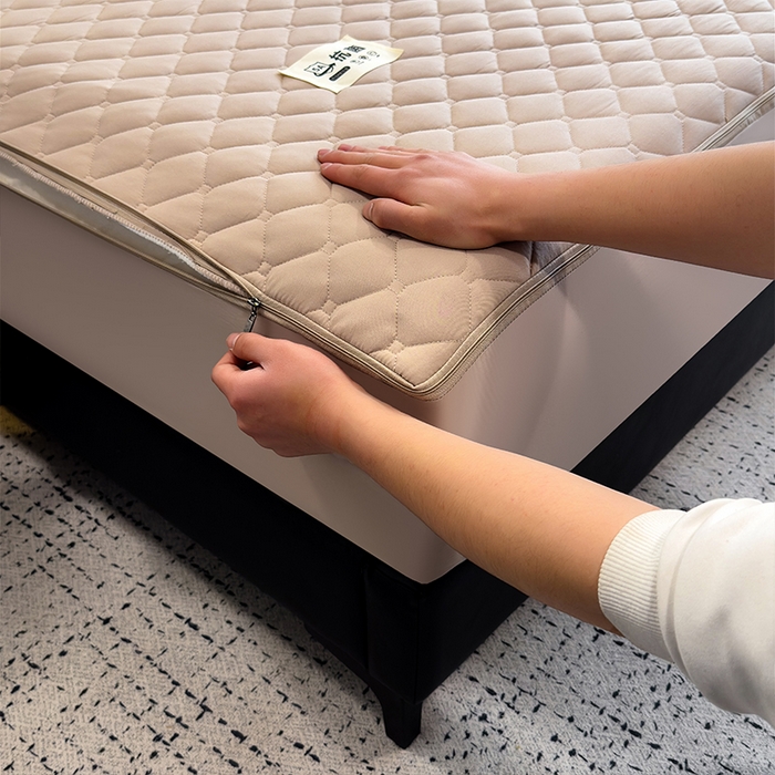 91家纺网 家纺一手货源 找家纺 叠派家纺 2025新款5A抗菌A类夹棉床笠经典款防水款系列 奶昔驼-小格子防水款