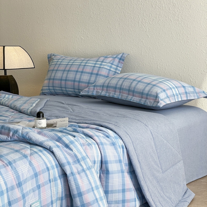 91家纺网 家纺一手货源 找家纺 宝士康家纺 2025新款10A抗菌无印风夏被 被子被芯 英伦蓝