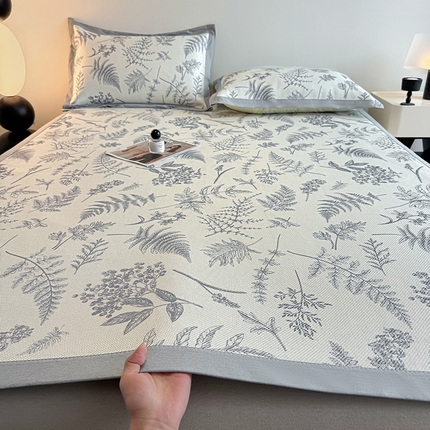 91家纺网 家纺一手货源 找家纺 格真2025新款简约印花冰藤席席子凉席 风之叶