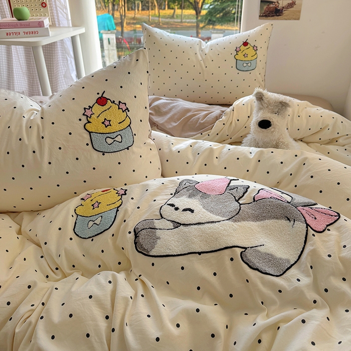 91家纺网 家纺一手货源 找家纺 耀达家居 2025新款A类水洗棉毛巾绣四件套 啵啵奶油猫