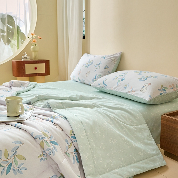 91家纺网 家纺一手货源 找家纺 宝士康家纺 2025新款10A抗菌全棉夏被四件套（床笠款） 兔兔乐园