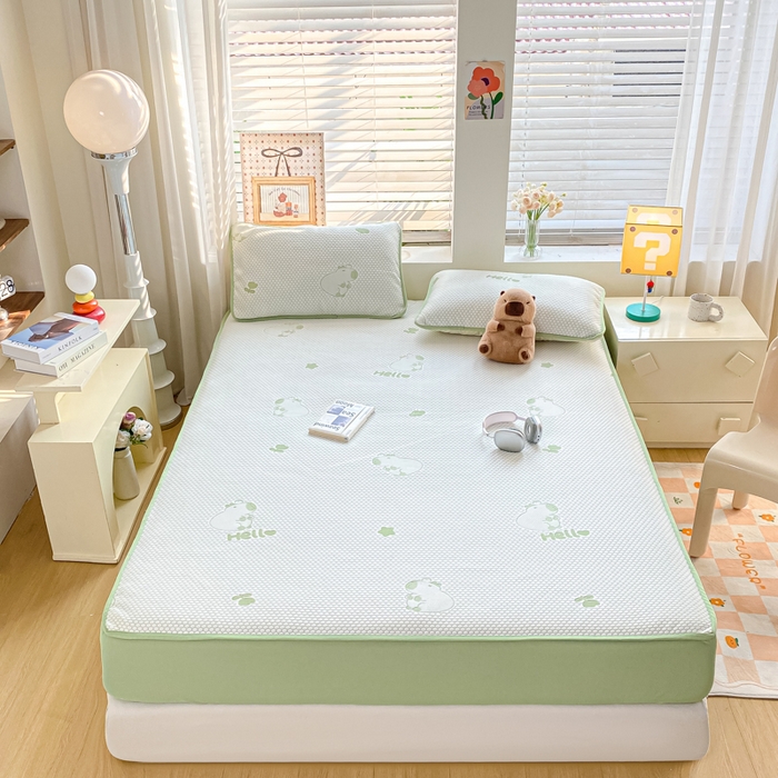 91家纺网 家纺一手货源 找家纺 春寻家纺 2025新款冰豆豆冰丝凉席-卡皮巴拉系列 床笠款-卡皮巴拉-绿