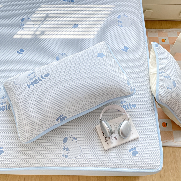 91家纺网 家纺一手货源 找家纺 春寻家纺 2025新款冰豆豆冰丝凉席-卡皮巴拉系列 床笠款-卡皮巴拉-蓝