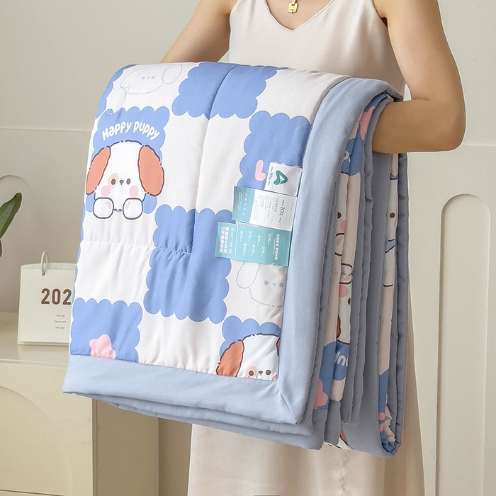 91家纺网 家纺一手货源 找家纺 宝士康家纺 2025新款10A抗菌针织夏被四件套 嗨皮狗狗