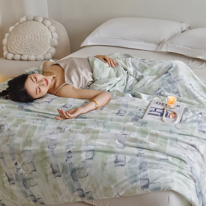 91家纺网 家纺一手货源 找家纺 梦恬佳 2025新款印花凉感丝夏凉被 花未眠