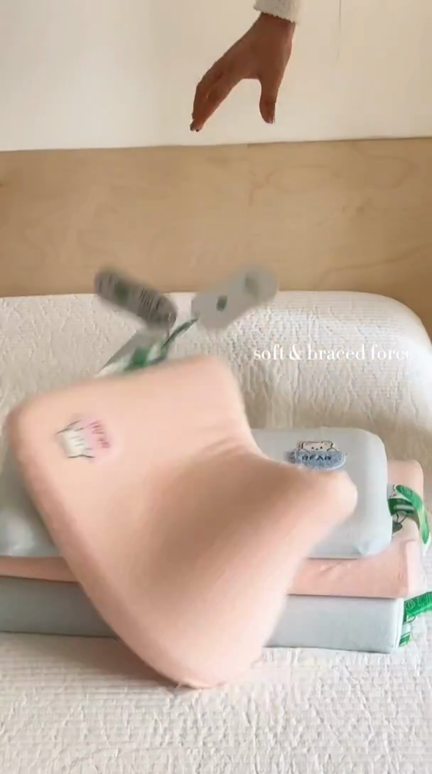 91家纺网 家纺一手货源 找家纺 伟邦枕芯 2025新款淘气熊生物机儿童枕头枕芯 蓝色高枕25*45cm一只