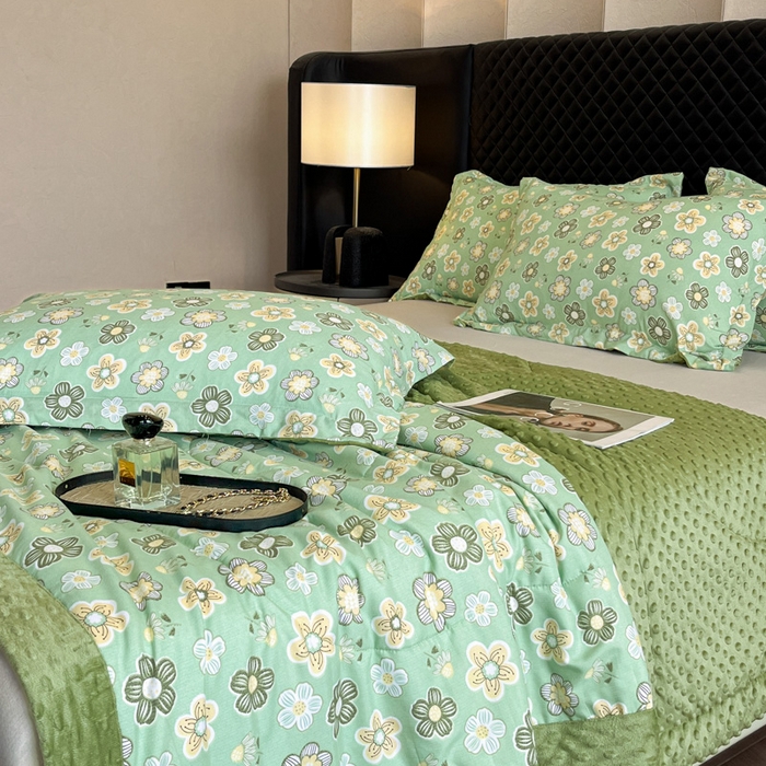 91家纺网 家纺一手货源 找家纺 宝士康家纺 2025新款10A抗菌双层纱豆豆绒夏被 花开半夏