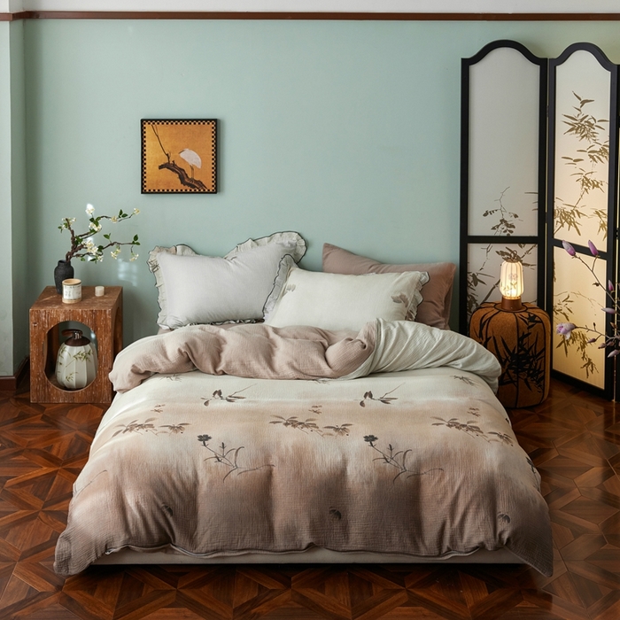 91家纺网 家纺一手货源 找家纺 安莱生活 2025新款全棉精梳棉双层纱绉纱数码印花四件套 烟雨江南-咖