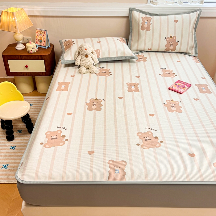 91家纺网 家纺一手货源 找家纺 慕尚家纺 2025新款数码印花床席床笠款冰藤席 床笠款-小熊物语