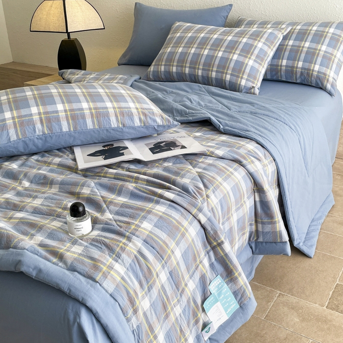 91家纺网 家纺一手货源 找家纺 宝士康家纺 2025新款10A抗菌无印风夏被 被子被芯 天蓝中格