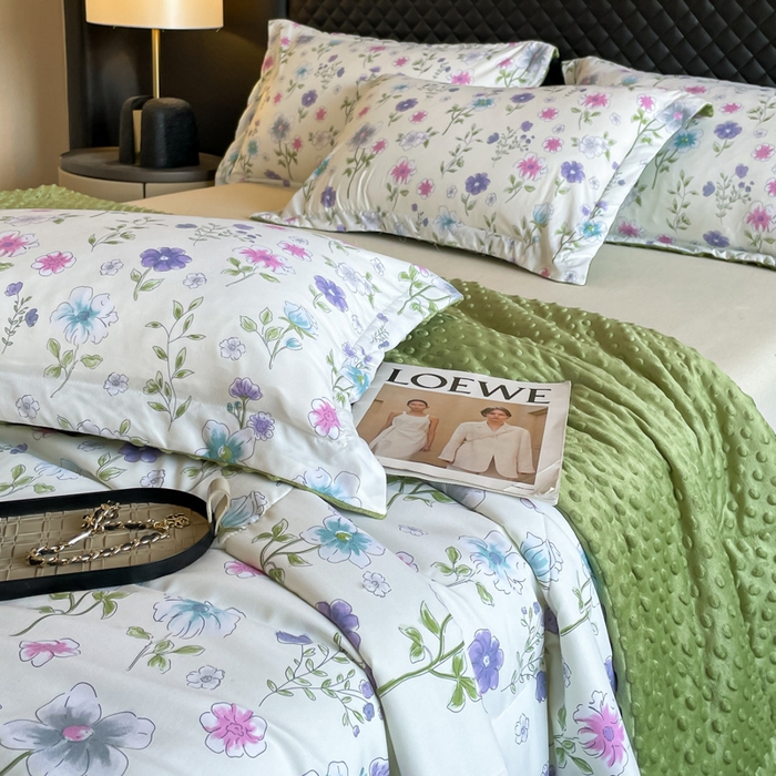 91家纺网 家纺一手货源 找家纺 宝士康家纺 2025新款10A抗菌双层纱豆豆绒夏被 花韵