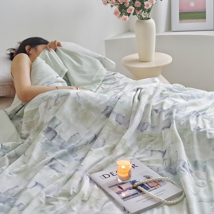 91家纺网 家纺一手货源 找家纺 梦恬佳 2025新款印花凉感丝夏凉被 花未眠