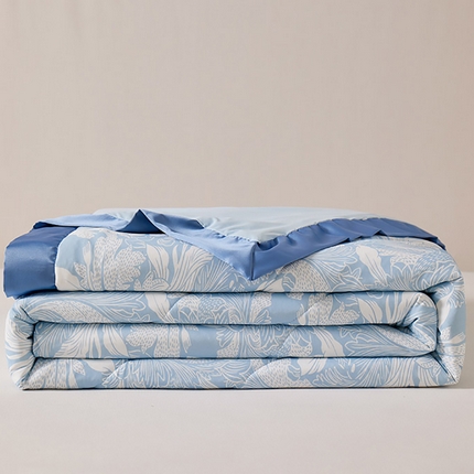 91家纺网 家纺一手货源 找家纺 库里梦家纺 2025新款锦氨凉感法式印花拼角空调夏被夏凉被空调被 春旭恋曲