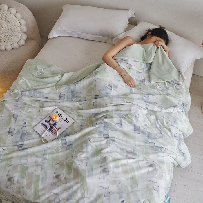 91家纺网 家纺一手货源 找家纺 梦恬佳 2025新款印花凉感丝夏凉被 花未眠