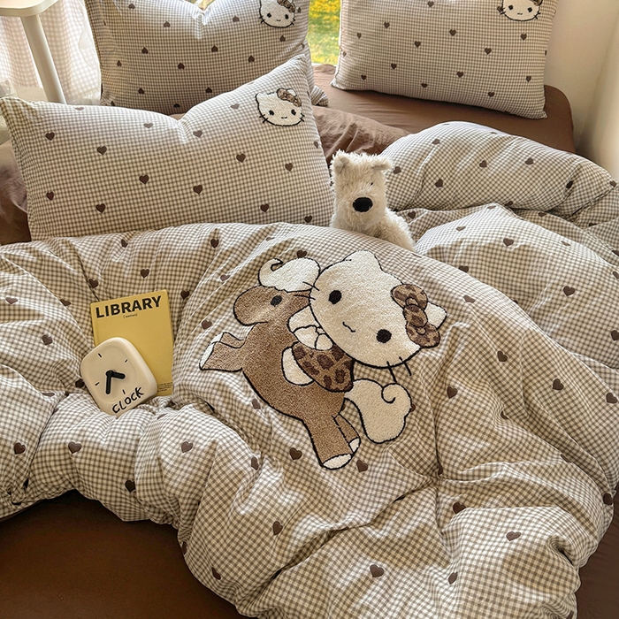 91家纺网 家纺一手货源 找家纺 耀达家居 2025新款A类水洗棉毛巾绣四件套 美拉德凯蒂