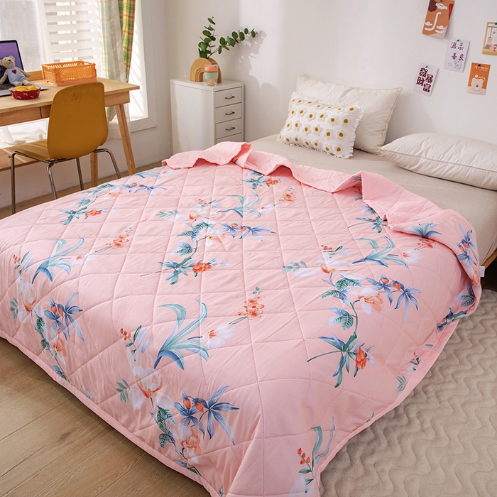 91家纺网 家纺一手货源 找家纺 富艺隆 2025新款超声波亲肤绒夏被夏凉被直播爆款超声波夏被空调被 花开