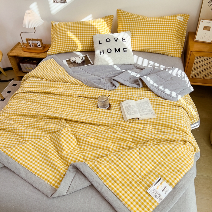 91家纺网 家纺一手货源 找家纺 宝士康家纺 2025新款10A抗菌无印风夏被四件套 小黄格