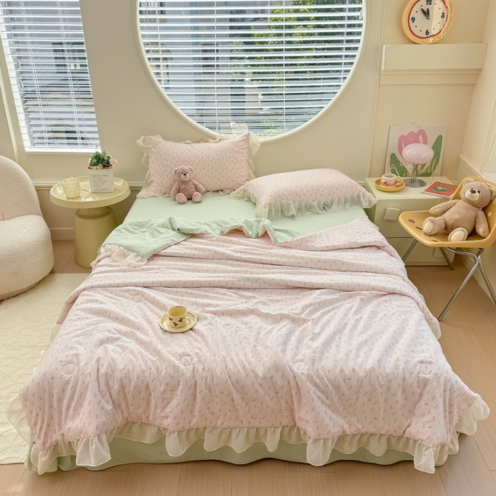 91家纺网 家纺一手货源 找家纺 苏拉家居 2025新款雪纺花边云感提花针织双层纱四件套 粉黛