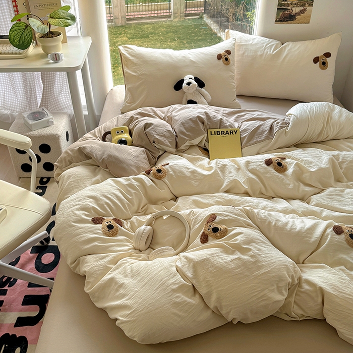 91家纺网 家纺一手货源 找家纺 耀达家居 2025新款A类水洗棉毛巾绣四件套 掌门狗-燕麦