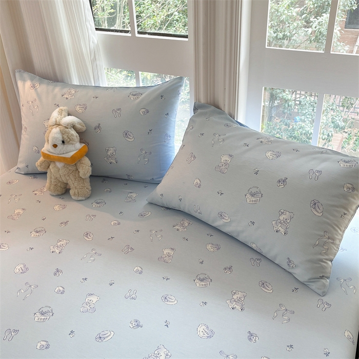 91家纺网 家纺一手货源 找家纺 宝士康家纺 2025新款10A抗菌全棉印花床笠 布偶小熊