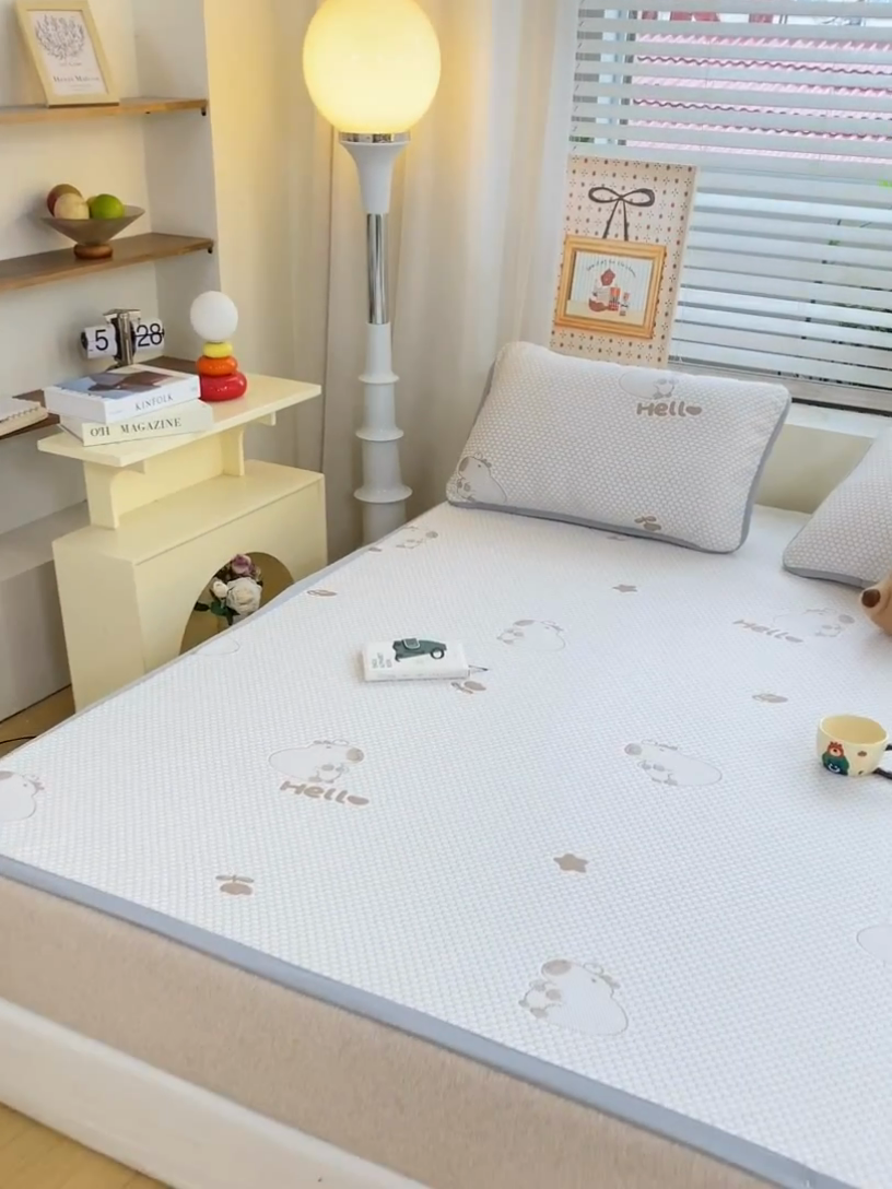 91家纺网 家纺一手货源 找家纺 春寻家纺 2025新款冰豆豆冰丝凉席-卡皮巴拉系列 床单款-卡皮巴拉-咖