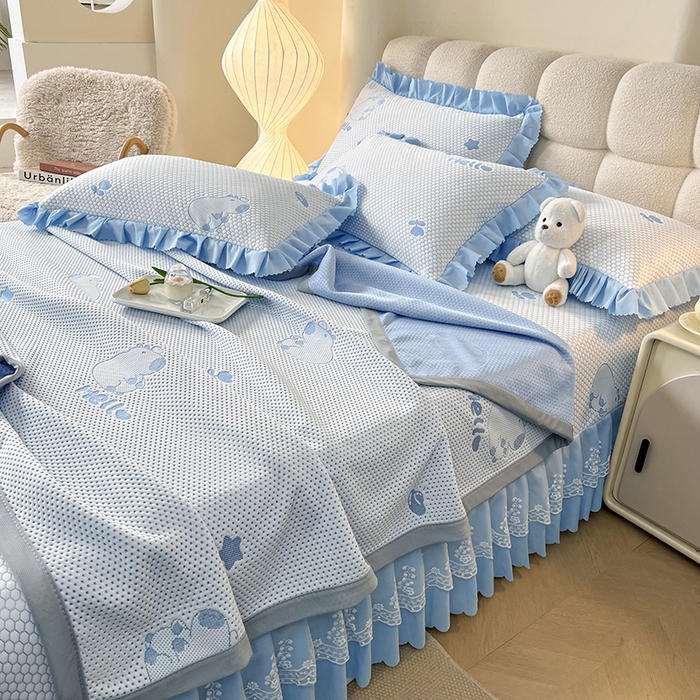 91家纺网 家纺一手货源 找家纺 2025新款A类冰豆豆提花凉席床盖 床盖款-卡皮巴拉-雾蓝