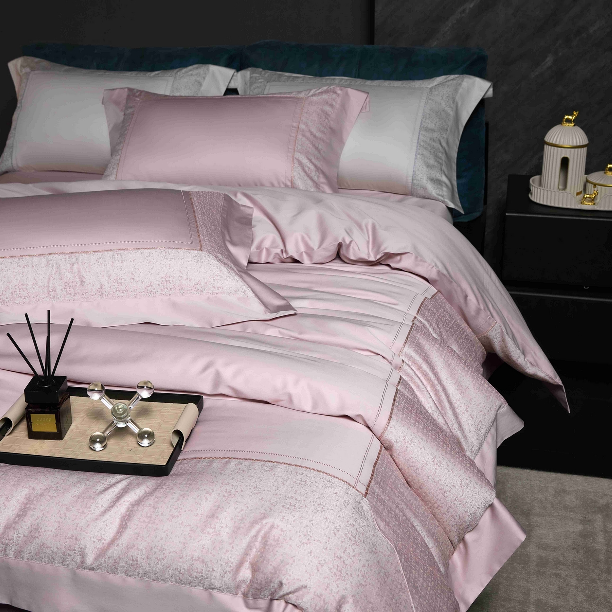 91家纺网 家纺一手货源 找家纺 榻尚家居 2025新款120支长绒棉纯棉贡缎色织提花四件套-香榭丽 香榭丽  粉