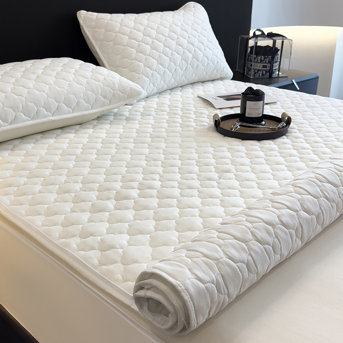 91家纺网 家纺一手货源 找家纺 叠派家纺 2025新款5A抗菌A类夹棉床笠经典款防水款系列 白色-梅花经典款