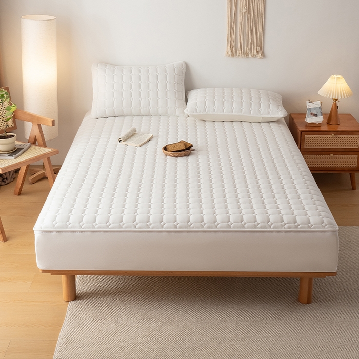 91家纺网 家纺一手货源 找家纺 叠派家纺 2025新款5A抗菌A类夹棉床笠经典款防水款系列 包边款-经典格荧月白